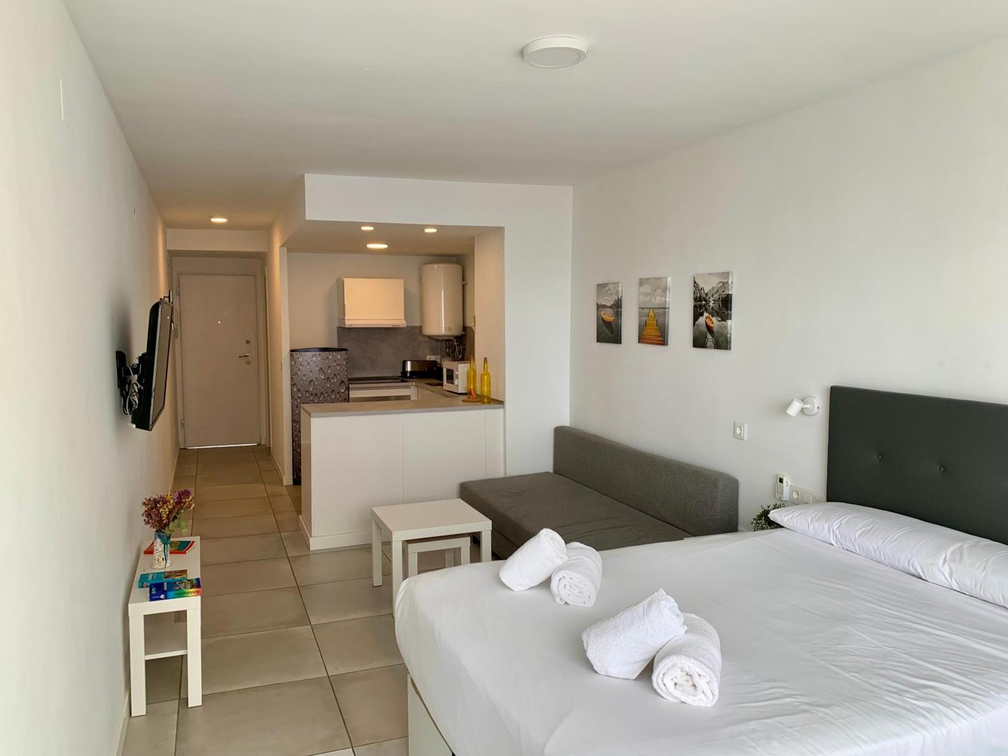 Inviting Studio With Sea View 托雷莫利诺斯 外观 照片